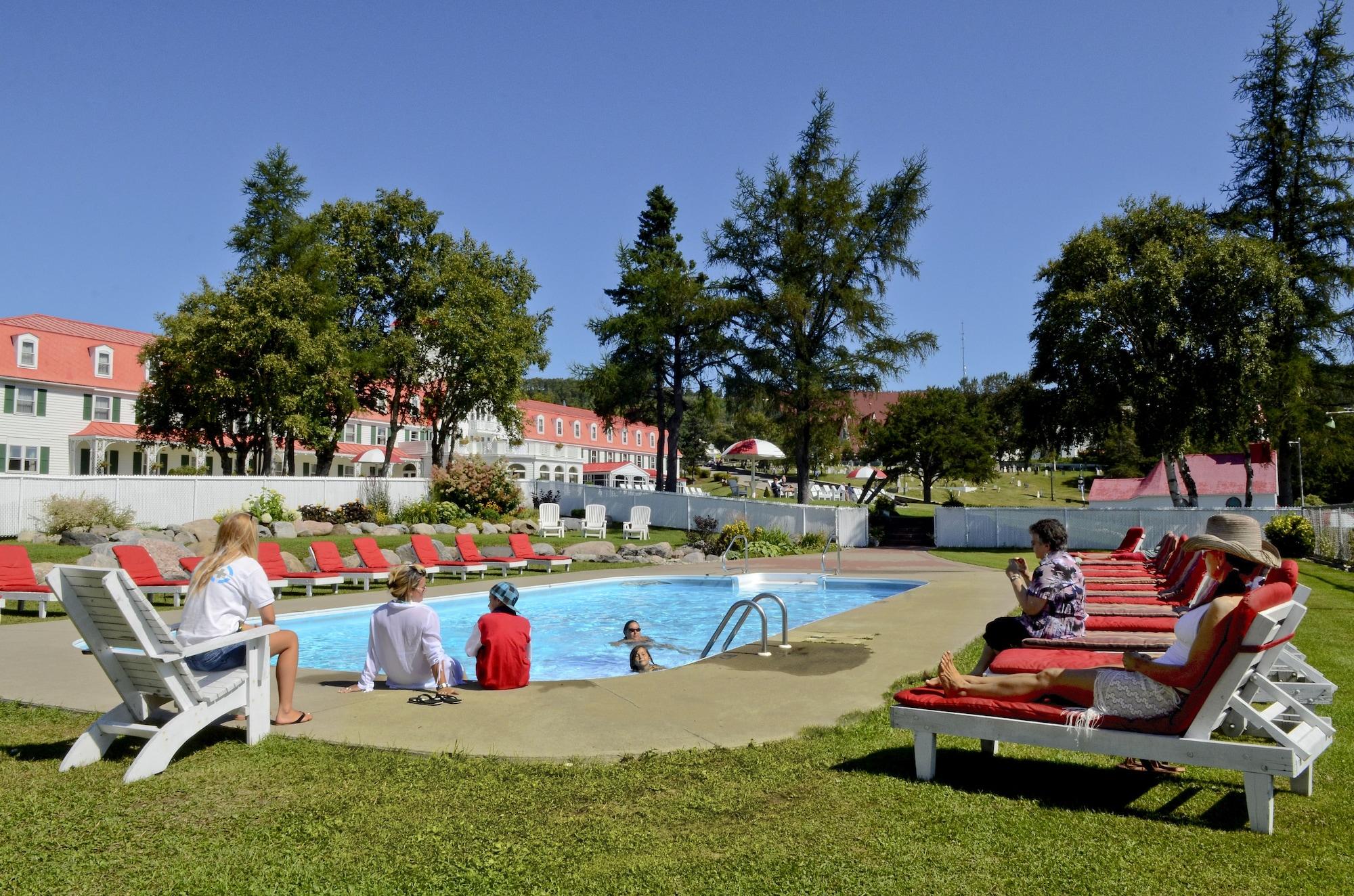 Hotel Тадуссак Экстерьер фото