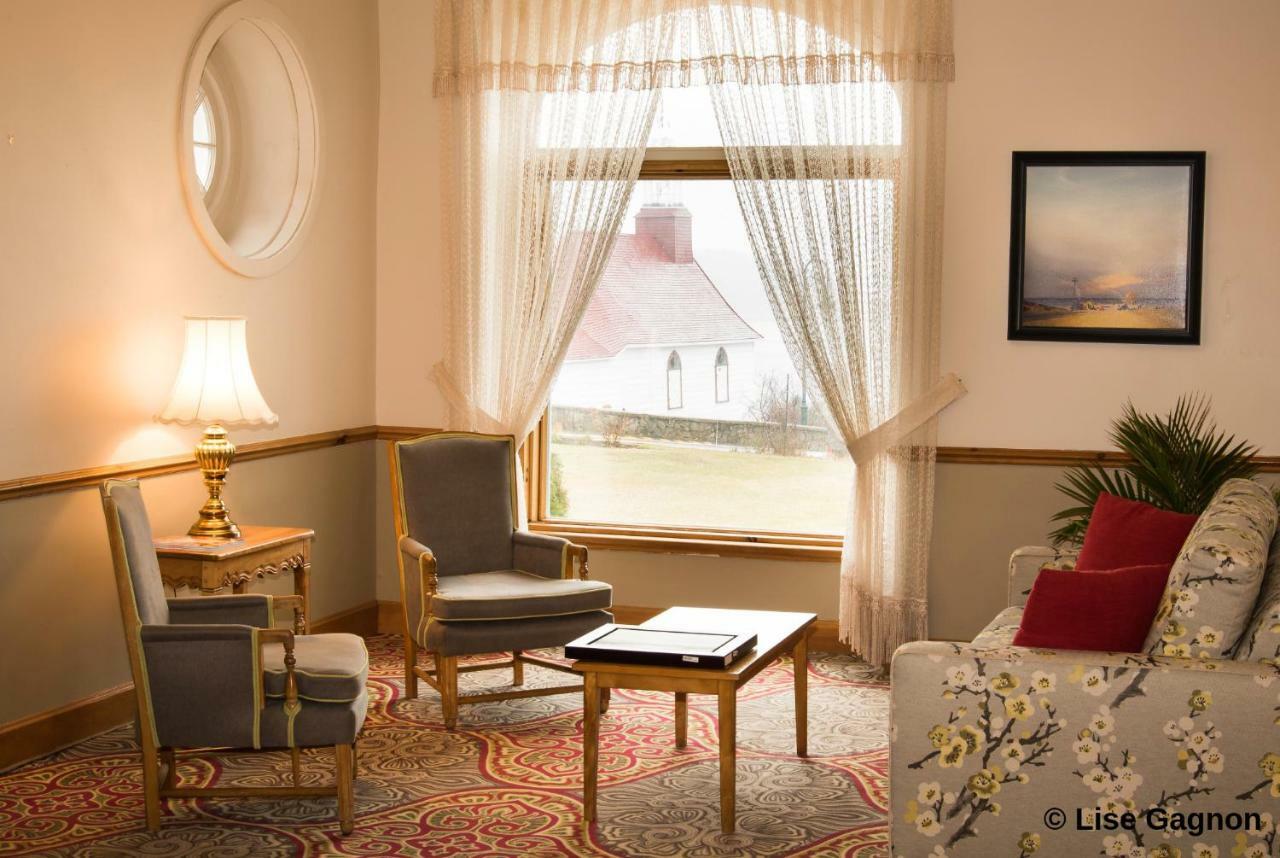 Hotel Тадуссак Экстерьер фото